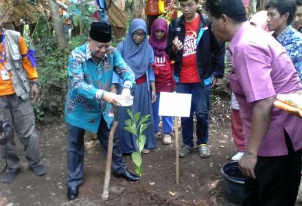 PERINGATAN HARI AIR DUNIA 2016 DAN HARI ULANG TAHUN KE 3 GERAKAN IRIGASI BERSIH MERTI TIRTA AMARTANI